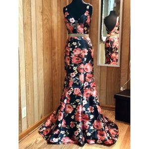 Prom Dress/ Homecoming Court Dress/ Formal Gown